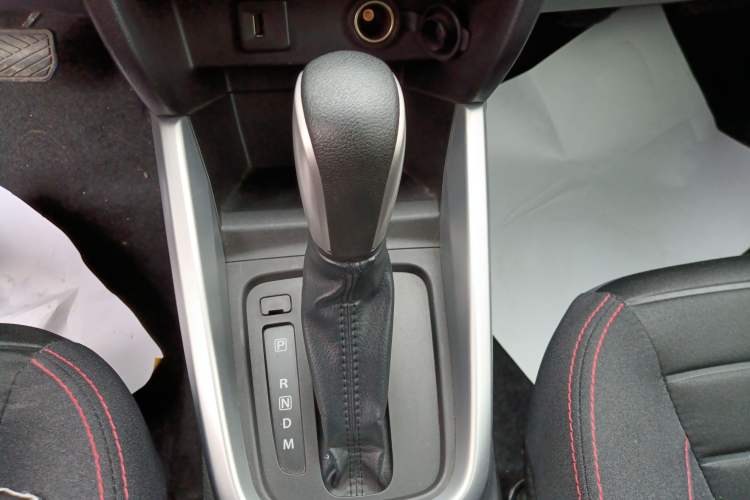 Used Suzuki Vitara 2016 1.4T Automatic Two-Wheel Drive Elite Model Gear Lever