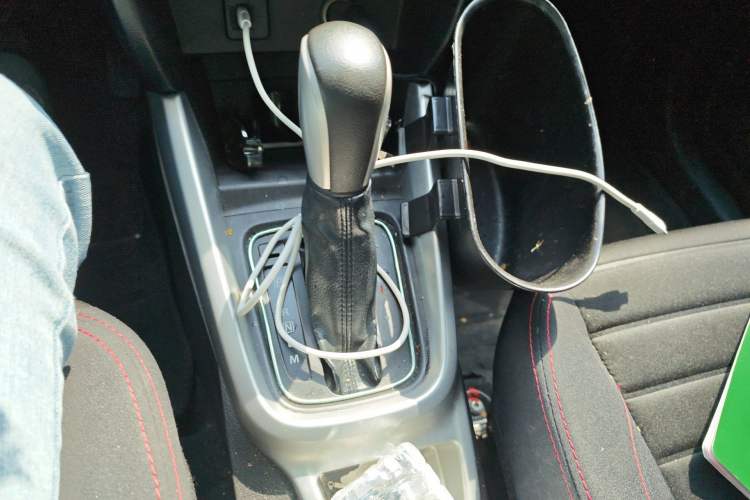 Used Suzuki Vitara 2016 1.4T Automatic Two-Wheel Drive Elite Model Gear Lever