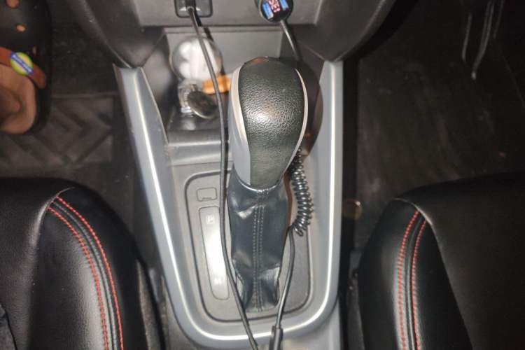 Used Suzuki Vitara 2016 1.4T Automatic All-Wheel Drive Leading Version Gear Lever