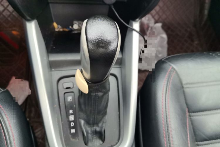Used Suzuki Vitara 2016 1.4T Automatic Two-Wheel Drive Luxury Version Gear Lever