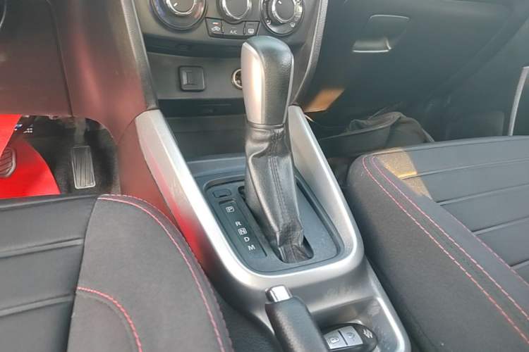 Used Suzuki Vitara 2016 1.4T Automatic Two-Wheel Drive Elite Model Gear Lever