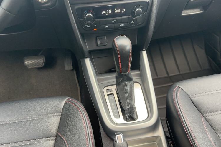 Used Suzuki Vitara 2016 1.4T Automatic Two-Wheel Drive Luxury Version Gear Lever