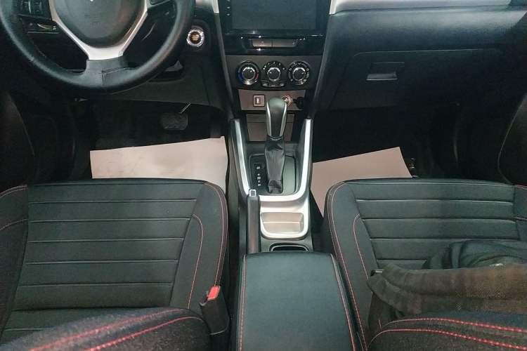 Used Suzuki Vitara 2016 1.4T Automatic Two-Wheel Drive Elite Model Gear Lever