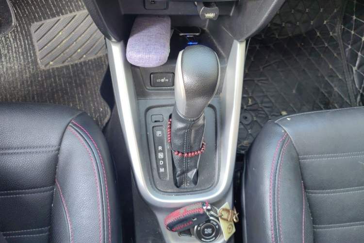 Used Suzuki Vitara 2016 1.4T Automatic All-Wheel Drive Leading Version Gear Lever