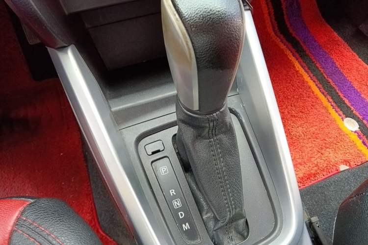 Used Suzuki Vitara 2016 1.4T Manual Two-Wheel-Drive Elite Model Gear Lever