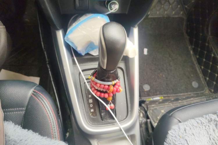 Used Suzuki Vitara 2016 1.4T Automatic Two-Wheel Drive Luxury Version Gear Lever