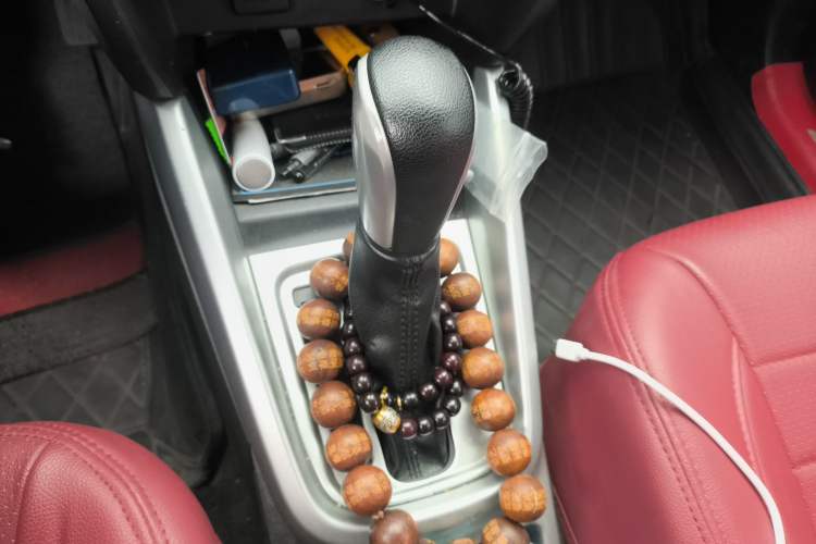 Used Suzuki Vitara 2016 1.4T Automatic Two-Wheel Drive Elite Model Gear Lever