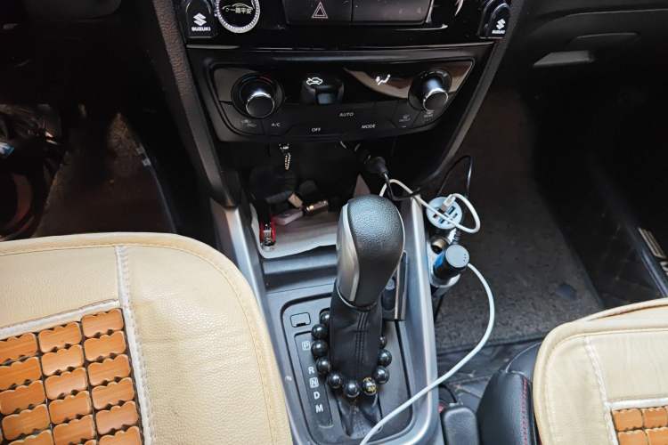 Used Suzuki Vitara 2016 1.4T Automatic Two-Wheel Drive Luxury Version Gear Lever