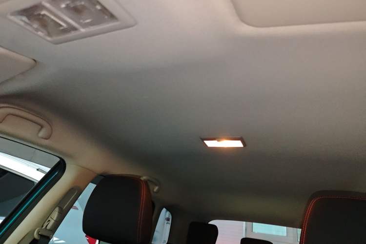 Used Suzuki Vitara 2016 1.4T Automatic Two-Wheel Drive Elite Model Headliner