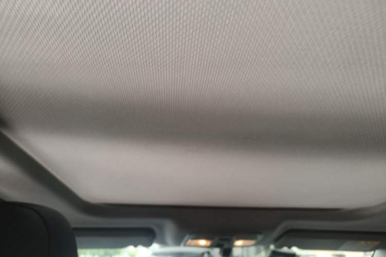 Used Suzuki Vitara 2016 1.4T Automatic Two-Wheel Drive Luxury Version Headliner