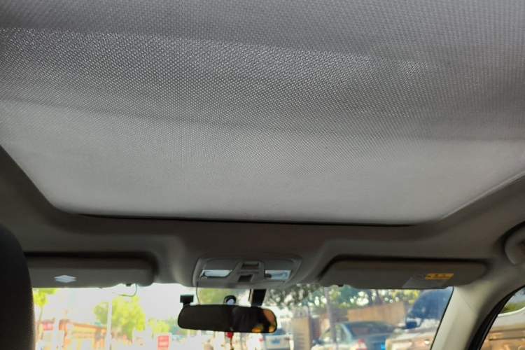 Used Suzuki Vitara 2016 1.4T Automatic Two-Wheel Drive Luxury Version Headliner