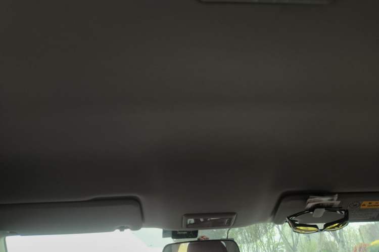 Used Suzuki Vitara 2016 1.4T Automatic Two-Wheel Drive Elite Model Headliner