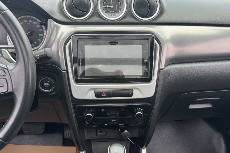 Used Suzuki Vitara 2016 1.4T Automatic Two-Wheel Drive Luxury Version Interior 1