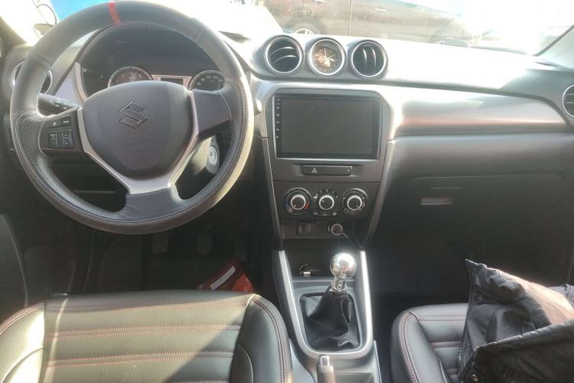 Used Suzuki Vitara 2016 1.6L Manual Two-Wheel Drive Entry-Level Trim Interior 2