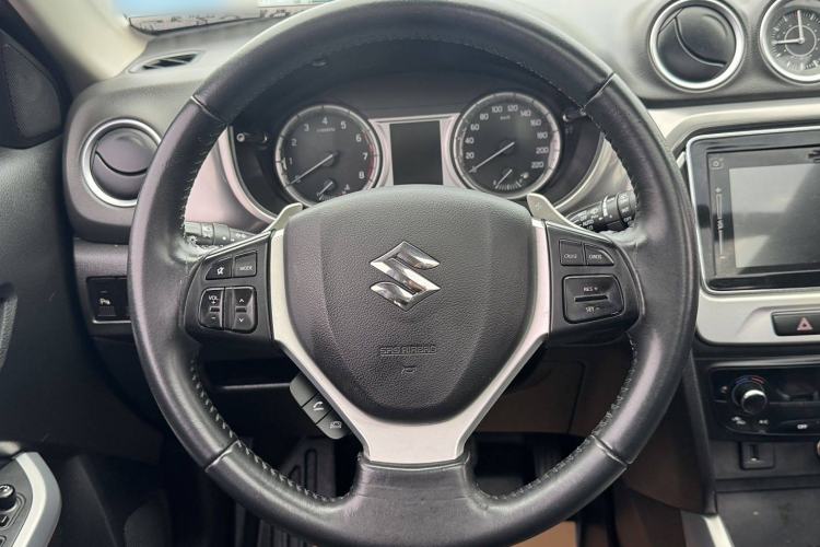Used Suzuki Vitara 2016 1.4T Automatic Two-Wheel Drive Luxury Version Interior 2