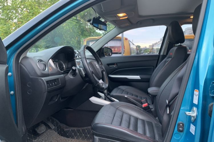 Used Suzuki Vitara 2016 1.4T Automatic Two-Wheel Drive Luxury Version Interior 2