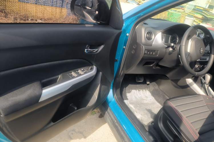Used Suzuki Vitara 2016 1.4T Automatic Two-Wheel Drive Elite Model Interior 2