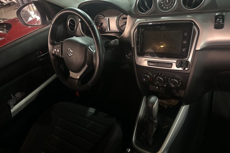 Used Suzuki Vitara 2016 1.4T Automatic All-Wheel Drive Leading Version Interior 3