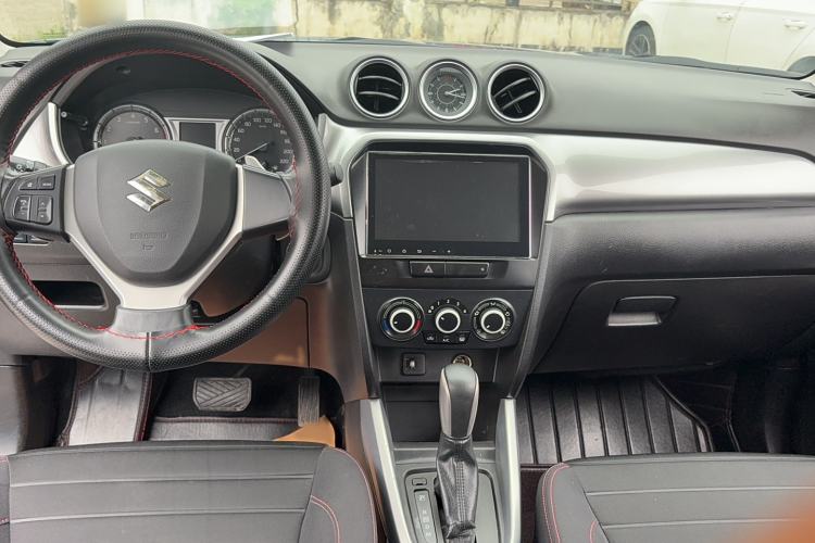 Used Suzuki Vitara 2016 1.4T Automatic Two-Wheel Drive Elite Model Interior 3
