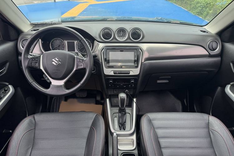 Used Suzuki Vitara 2016 1.4T Automatic Two-Wheel Drive Luxury Version Interior 8
