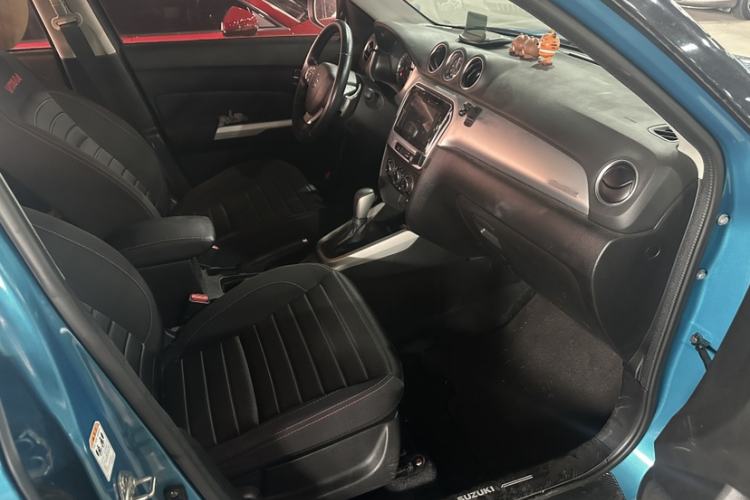 Used Suzuki Vitara 2016 1.4T Automatic All-Wheel Drive Leading Version Interior 9