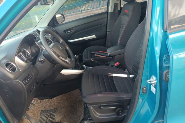 Used Suzuki Vitara 2016 1.6L Manual Two-Wheel Drive Entry-Level Trim Left Front Seat