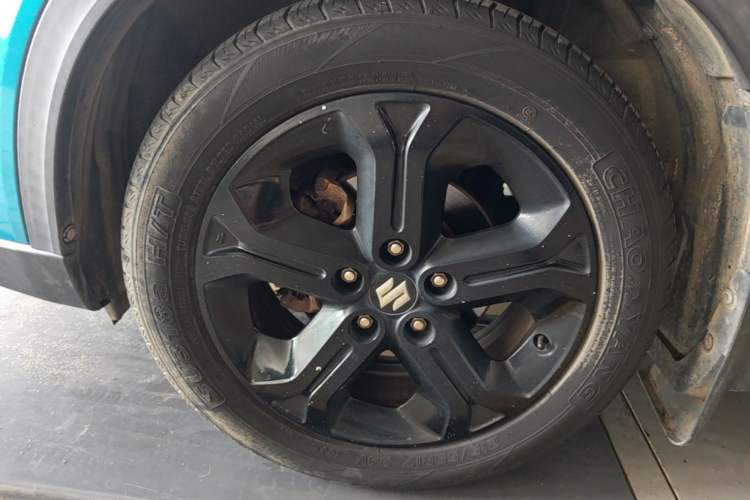 Used Suzuki Vitara 2016 1.4T Automatic Two-Wheel Drive Elite Model Left Front Wheel Hub