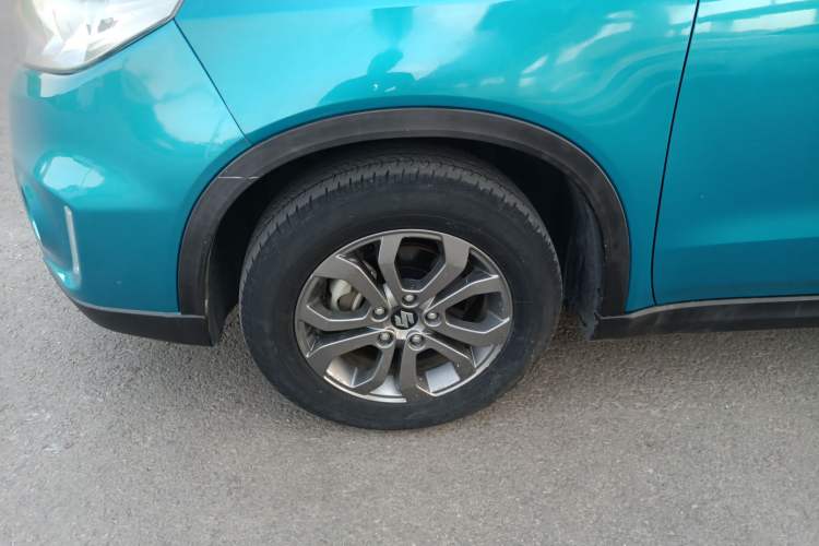 Used Suzuki Vitara 2016 1.6L Manual Two-Wheel Drive Entry-Level Trim Left Front Wheel Hub