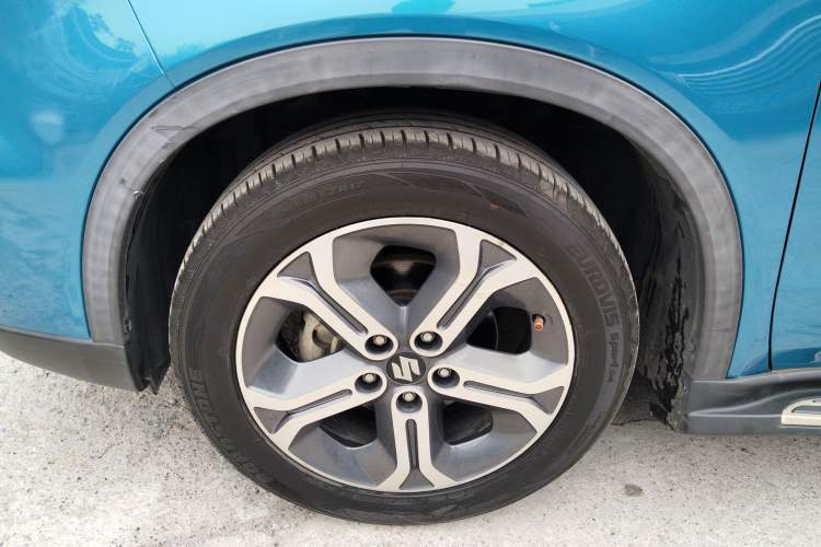 Used Suzuki Vitara 2016 1.4T Automatic Two-Wheel Drive Elite Model Left Front Wheel Hub