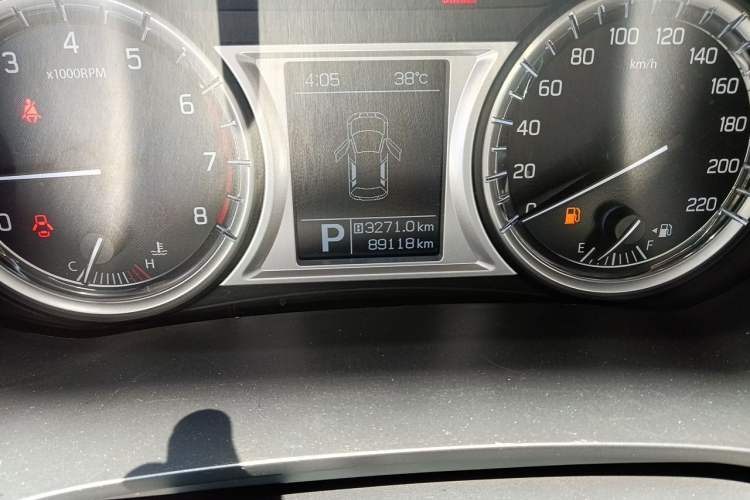 Used Suzuki Vitara 2016 1.4T Manual Two-Wheel-Drive Elite Model Odometer Close Up