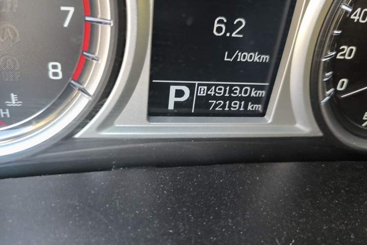 Used Suzuki Vitara 2016 1.4T Automatic Two-Wheel Drive Luxury Version Odometer Close Up