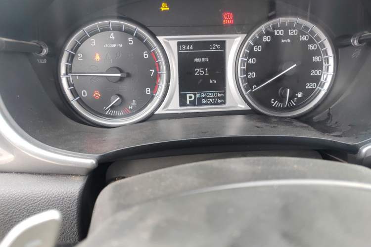 Used Suzuki Vitara 2016 1.4T Automatic Two-Wheel Drive Elite Model Odometer Close Up