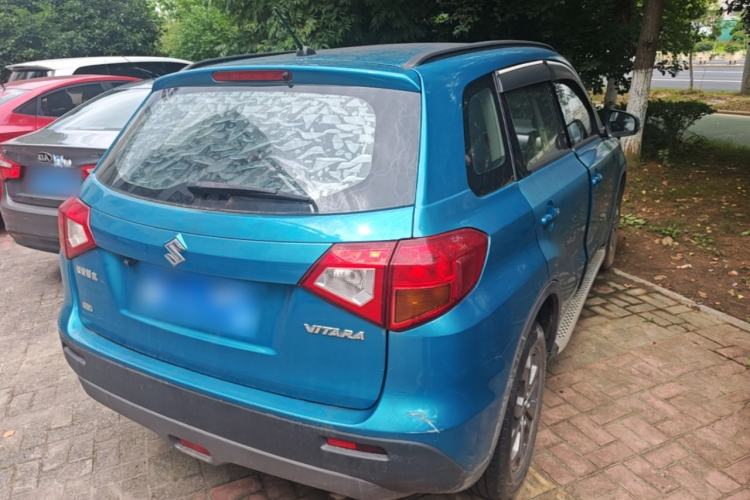 Used Suzuki Vitara 2016 1.6L Manual Two-Wheel Drive Entry-Level Trim Rear Right 45 Deg