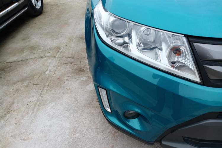 Used Suzuki Vitara 2016 1.4T Automatic Two-Wheel Drive Elite Model Right Front Headlight