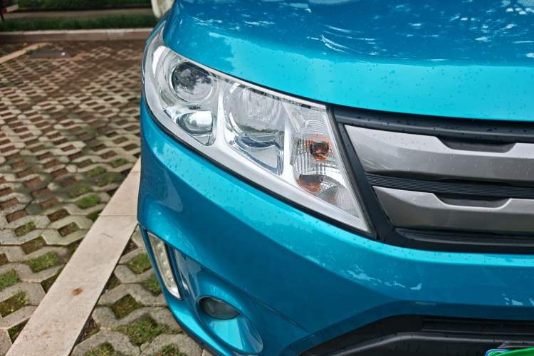 Used Suzuki Vitara 2016 1.4T Automatic Two-Wheel Drive Elite Model Right Front Headlight