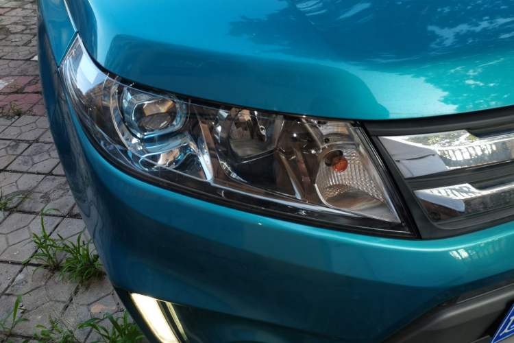 Used Suzuki Vitara 2016 1.4T Automatic Two-Wheel Drive Luxury Version Right Front Headlight