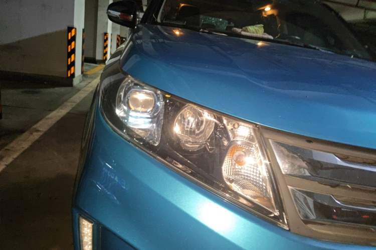 Used Suzuki Vitara 2016 1.4T Automatic Two-Wheel Drive Luxury Version Right Front Headlight