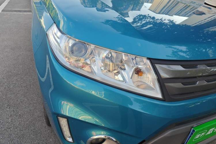 Used Suzuki Vitara 2016 1.4T Automatic All-Wheel-Drive Elite Model Right Front Headlight