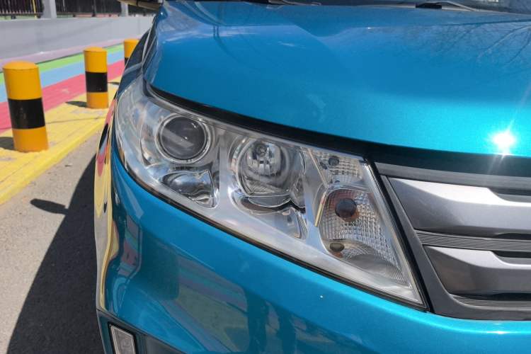 Used Suzuki Vitara 2016 1.4T Automatic Two-Wheel Drive Elite Model Right Front Headlight