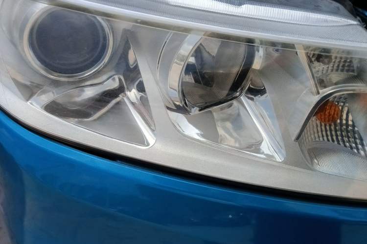 Used Suzuki Vitara 2016 1.4T Manual Two-Wheel-Drive Elite Model Right Front Headlight