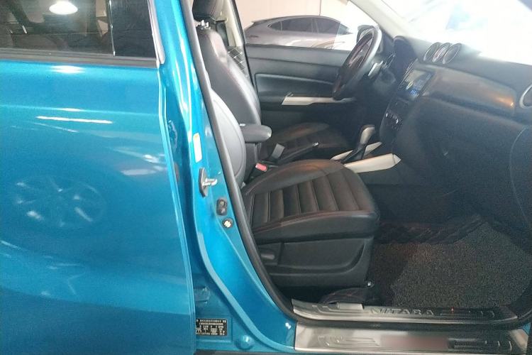 Used Suzuki Vitara 2016 1.4T Automatic Two-Wheel Drive Luxury Version Right Front Seat