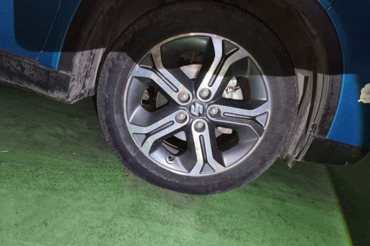Used Suzuki Vitara 2016 1.4T Automatic Two-Wheel Drive Luxury Version Right Front Wheel Hub
