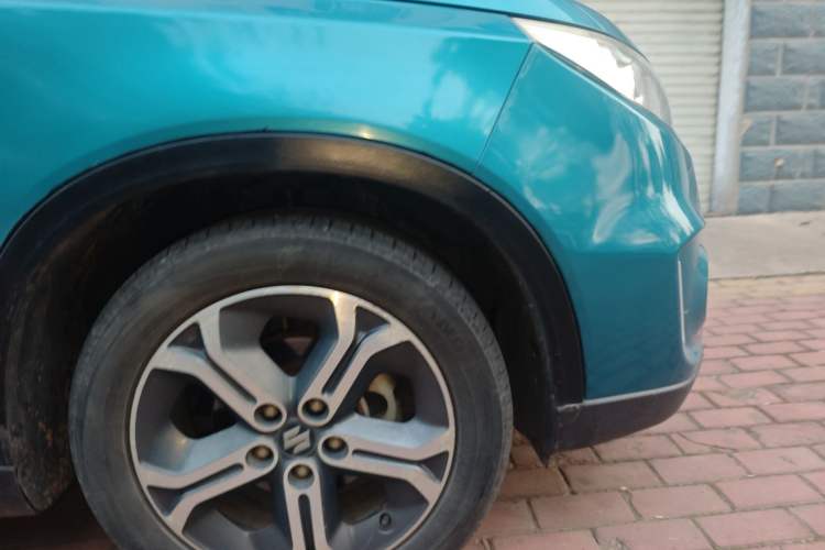Used Suzuki Vitara 2016 1.4T Automatic Two-Wheel Drive Elite Model Right Front Wheel Hub