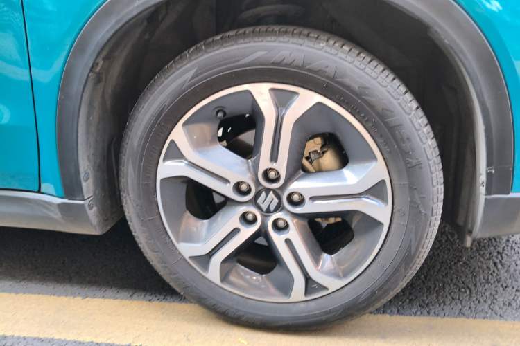 Used Suzuki Vitara 2016 1.4T Automatic Two-Wheel Drive Luxury Version Right Front Wheel Hub