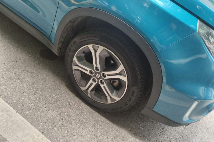 Used Suzuki Vitara 2016 1.4T Automatic Two-Wheel Drive Luxury Version Right Front Wheel Hub