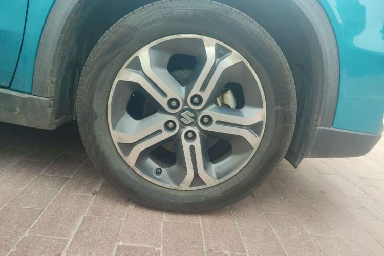Used Suzuki Vitara 2016 1.4T Automatic All-Wheel-Drive Elite Model Right Front Wheel Hub