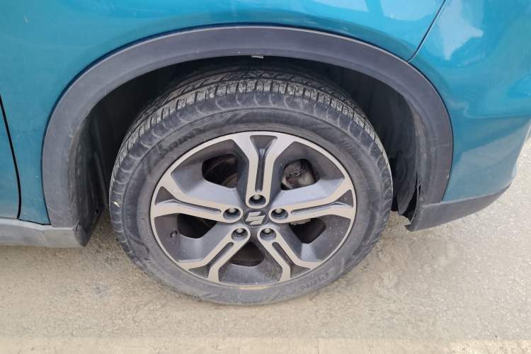Used Suzuki Vitara 2016 1.4T Automatic Two-Wheel Drive Luxury Version Right Front Wheel Hub