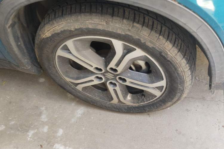 Used Suzuki Vitara 2016 1.4T Automatic Two-Wheel Drive Luxury Version Right Front Wheel Hub