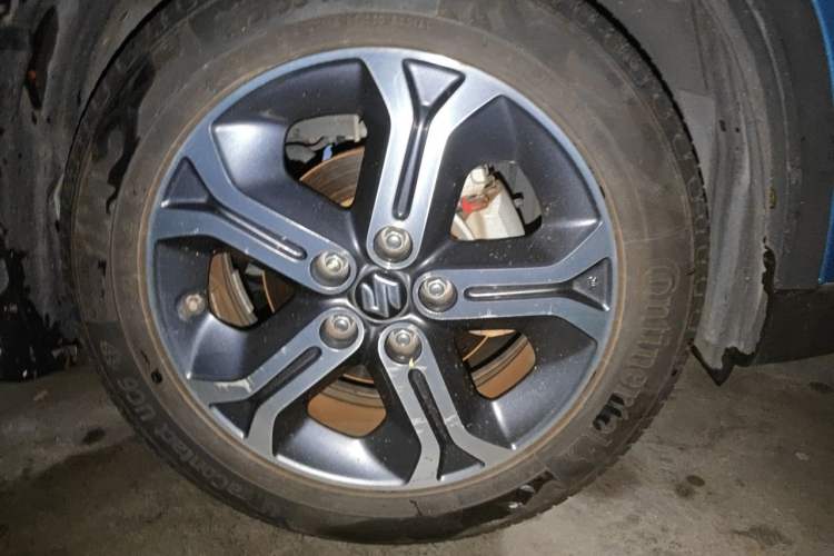 Used Suzuki Vitara 2016 1.4T Automatic Two-Wheel Drive Luxury Version Right Front Wheel Hub