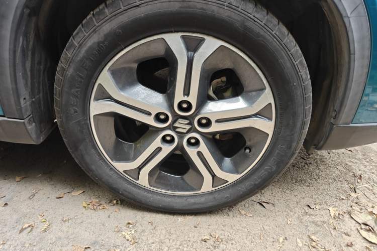 Used Suzuki Vitara 2016 1.4T Automatic Two-Wheel Drive Luxury Version Right Front Wheel Hub